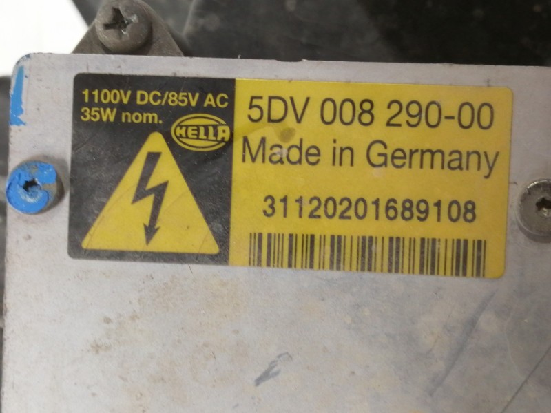 Recambio de faro derecho para ford focus berlina (cak) ambiente referencia OEM IAM 2M5113100DC 246790RH / 5DV00829000 1EL2460451