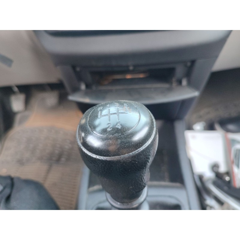 Recambio de pomo palanca cambio para kia cee´d hatchback (ed) 1.6 crdi 90 referencia OEM IAM   