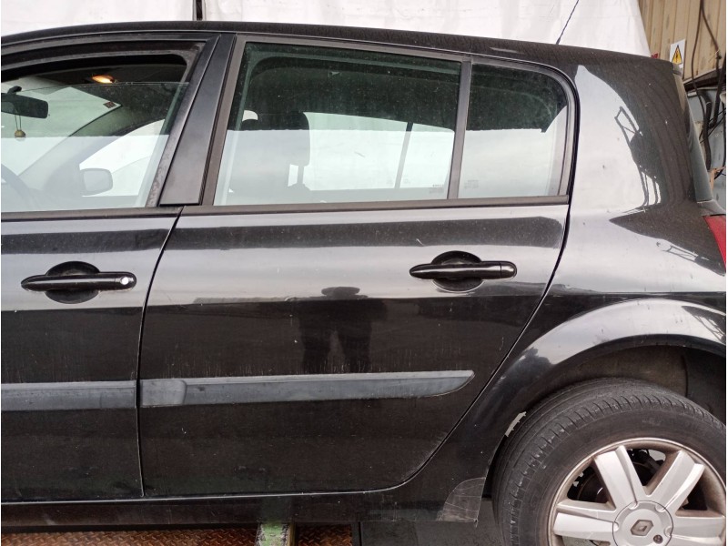 Recambio de puerta trasera izquierda para renault megane ii berlina 5p confort authentique referencia OEM IAM   