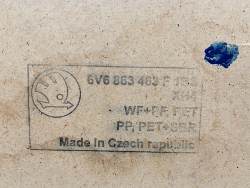 Recambio de bandeja trasera para skoda fabia active referencia OEM IAM 6V6863463F  