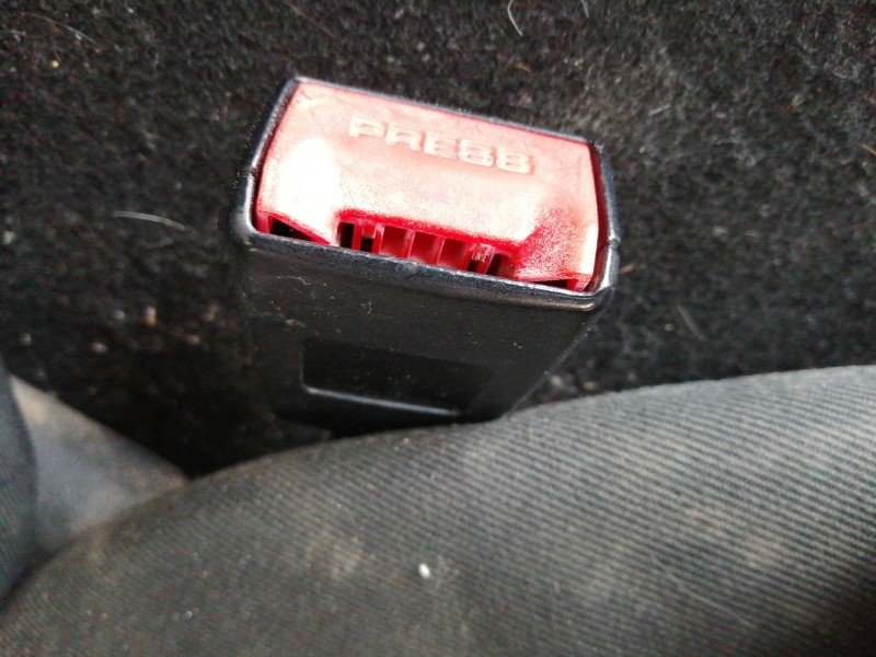 Recambio de enganche cinturon delantero derecho para skoda octavia berlina (1z3) ambition referencia OEM IAM 1Z0858472A  