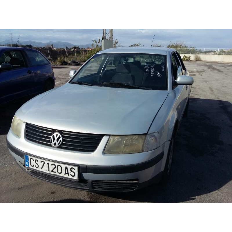 VOLKSWAGEN PASSAT BERLINA (3B2)