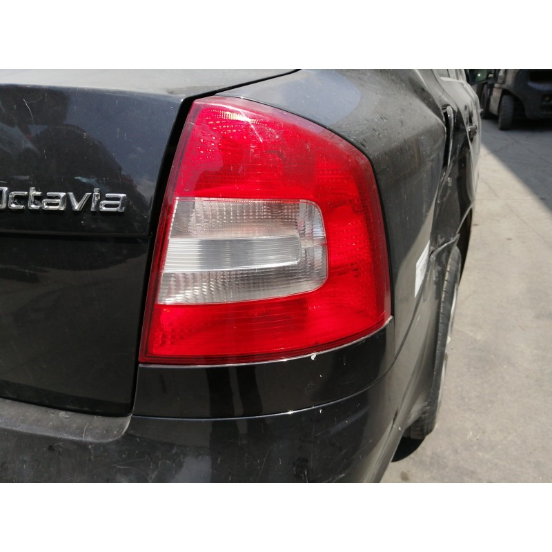 Recambio de piloto trasero derecho para skoda octavia berlina (1z3) ambition referencia OEM IAM 086651918R  