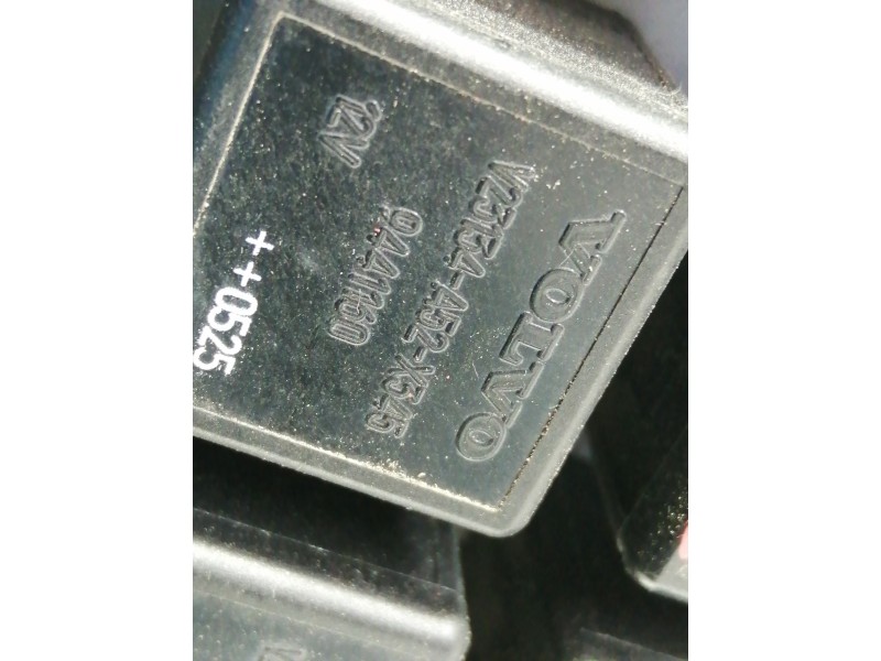Recambio de caja reles / fusibles para volvo s60 berlina 2.4 d referencia OEM IAM 30728132 V23134A52X345 9441160