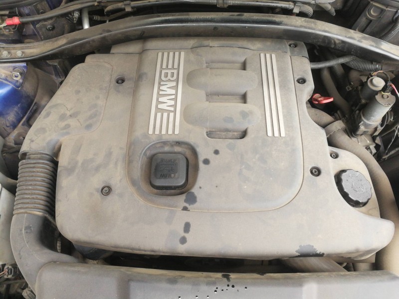 Recambio de tapa motor para bmw x3 (e83) 2.0d referencia OEM IAM 22793115  