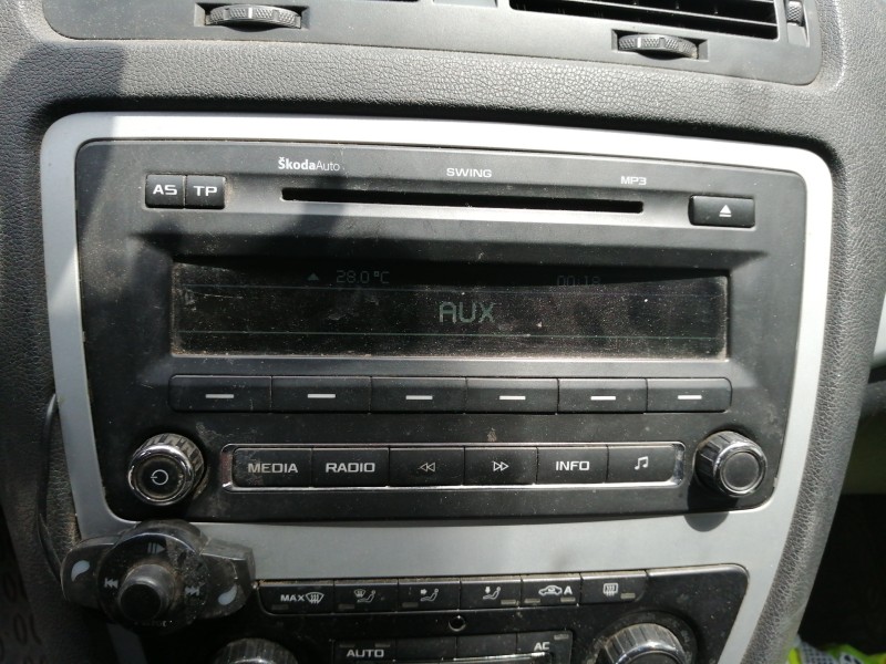 Recambio de sistema audio / radio cd para skoda octavia berlina (1z3) ambition referencia OEM IAM 1Z0035161F  