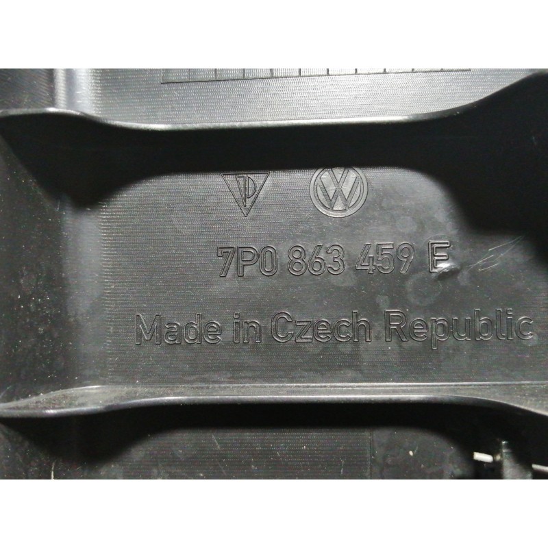 Recambio de molduras traseras para volkswagen touareg (7p5) v6 tdi bluemotion referencia OEM IAM 7P0863459E  MOLDURA MALETERO
