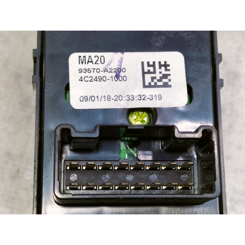 Recambio de mando elevalunas delantero izquierdo para kia ceed drive referencia OEM IAM 93570A2200 4C24901000 