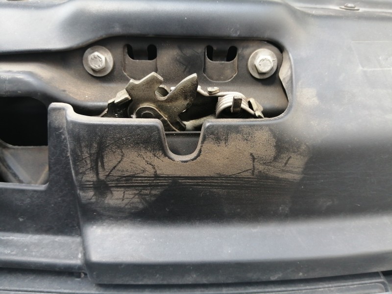 Recambio de cerradura capot para peugeot 208 access referencia OEM IAM   