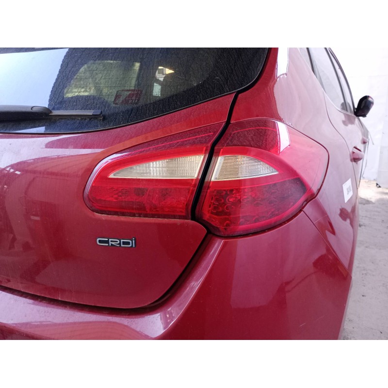 Recambio de piloto trasero derecho para kia ceed drive referencia OEM IAM 92402A2200  