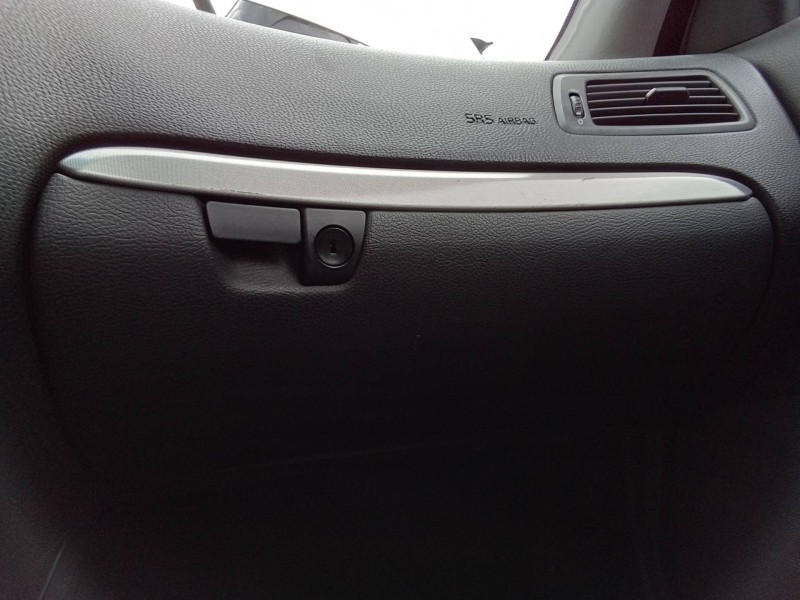 Recambio de guantera para volvo s60 berlina 2.4 d referencia OEM IAM 8650374  