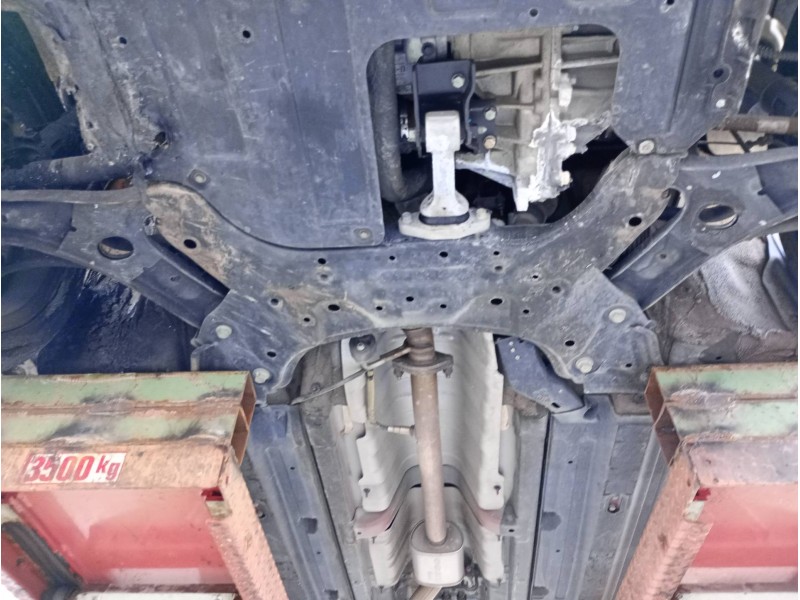 Recambio de puente delantero para kia ceed drive referencia OEM IAM 62401A6800  