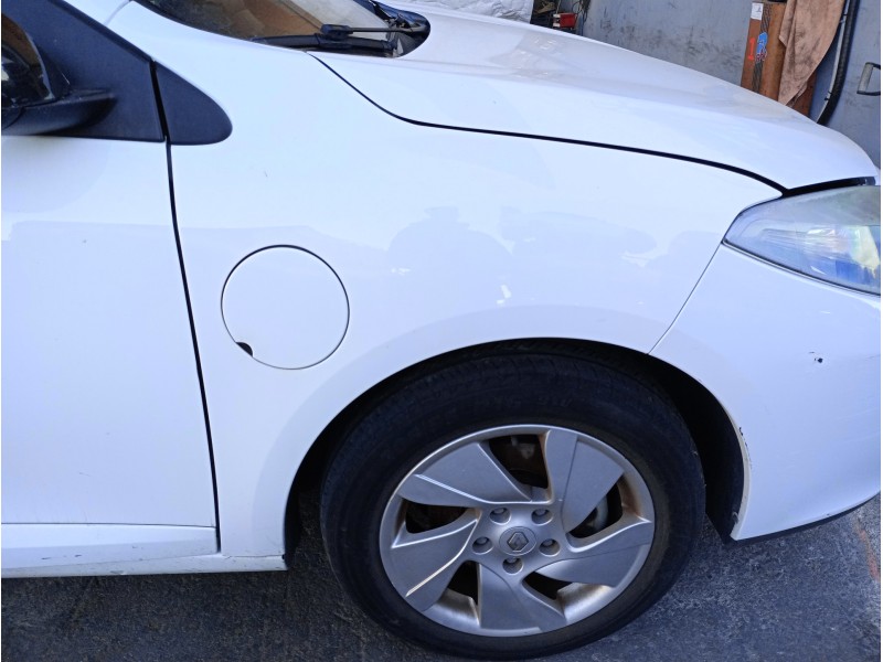 Recambio de aleta delantera derecha para renault fluence z.e. dynamique referencia OEM IAM   