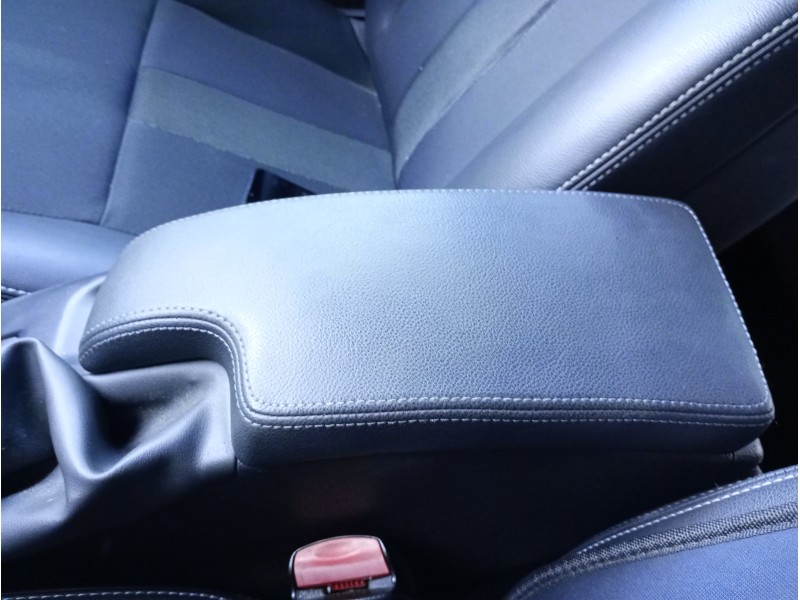 Recambio de apoyabrazos central para renault fluence z.e. dynamique referencia OEM IAM   