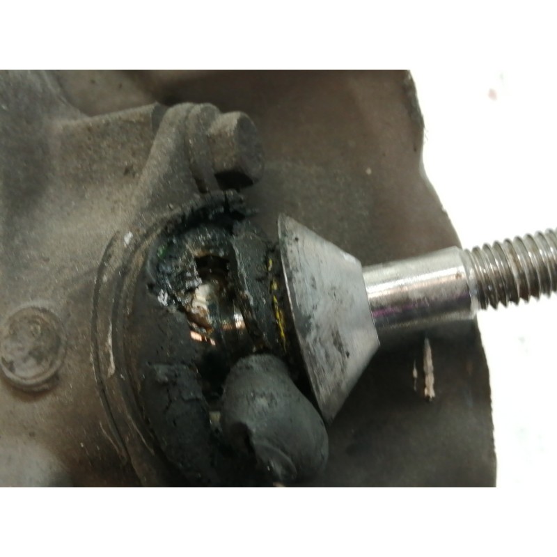 Recambio de mangueta delantera izquierda para volvo s60 berlina 2.4 d referencia OEM IAM 9461943  