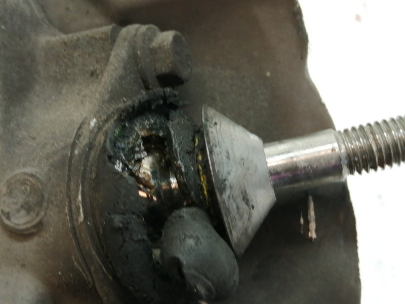 Recambio de mangueta delantera izquierda para volvo s60 berlina 2.4 d referencia OEM IAM 9461943  