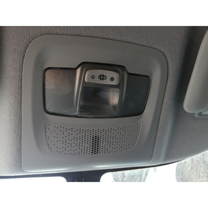 Recambio de luz interior para peugeot 208 access referencia OEM IAM   