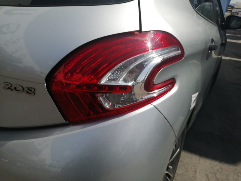 Recambio de piloto trasero derecho para peugeot 208 access referencia OEM IAM 967262838002 VCPFX13404A 79998D 