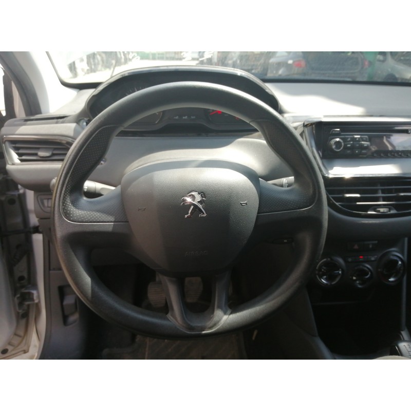 Recambio de volante para peugeot 208 access referencia OEM IAM   