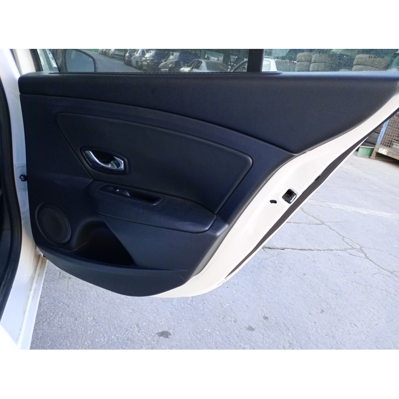 Recambio de guarnecido puerta trasera derecha para renault fluence z.e. dynamique referencia OEM IAM   