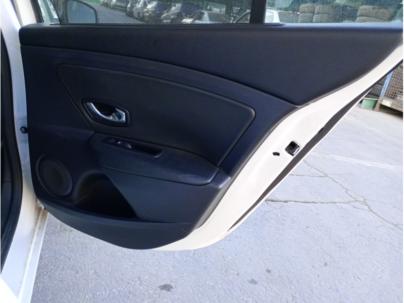 Recambio de guarnecido puerta trasera derecha para renault fluence z.e. dynamique referencia OEM IAM   