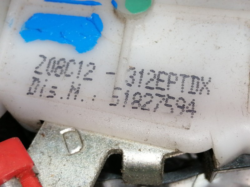 Recambio de cerradura puerta delantera derecha para fiat 500 cabrio (150) lounge referencia OEM IAM 51827593 51827594 