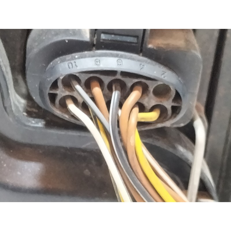 Recambio de faro izquierdo para volkswagen bora berlina (1j2) 1.6 16v referencia OEM IAM 1EH96356071  