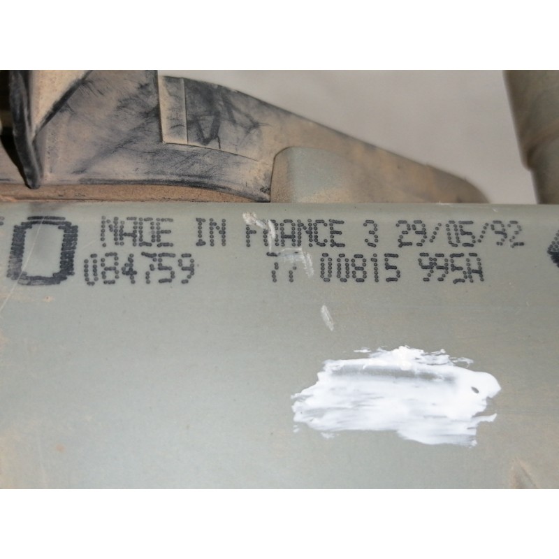 Recambio de faro izquierdo para renault 19 (b/c/l53) referencia OEM IAM 7700815995A  