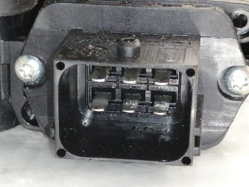 Recambio de elevalunas delantero derecho para opel corsa d selective referencia OEM IAM 72005001  