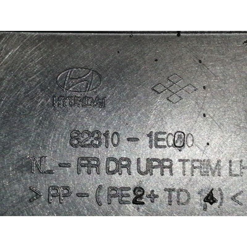 Recambio de guarnecido puerta delantera izquierda para hyundai accent (mc) 1.5 crdi cat referencia OEM IAM 823501E010 823101E010