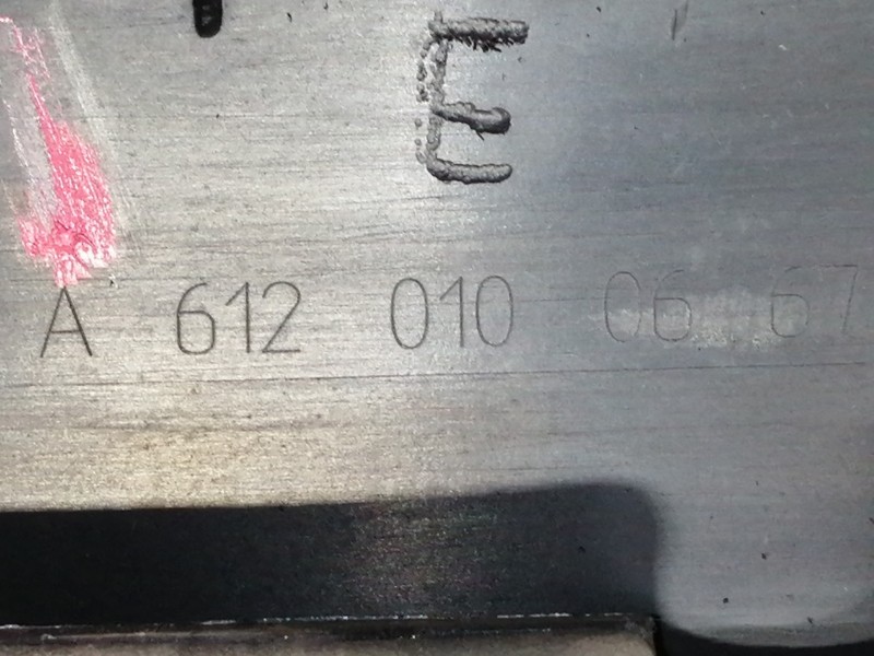 Recambio de tapa motor para mercedes-benz clase e (w210) berlina referencia OEM IAM A6120100667  