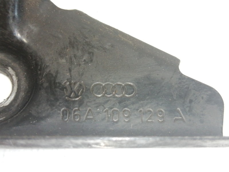 Recambio de tapa distribucion para volkswagen golf iv berlina (1j1) conceptline referencia OEM IAM 06A109175B  