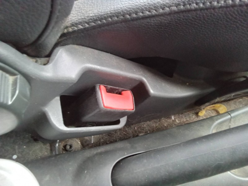 Recambio de enganche cinturon delantero izquierdo para fiat 500 cabrio (150) lounge referencia OEM IAM 34045525 030408 C383