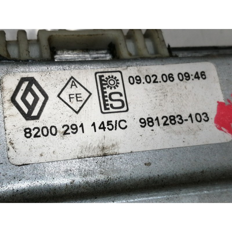 Recambio de elevalunas delantero izquierdo para renault clio iii confort dynamique referencia OEM IAM 8200291145C  