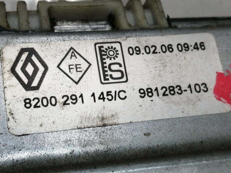 Recambio de elevalunas delantero izquierdo para renault clio iii confort dynamique referencia OEM IAM 8200291145C  