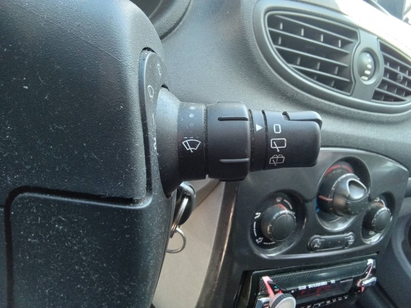 Recambio de mando limpia para renault clio iii confort dynamique referencia OEM IAM 88103001435 0298051031 