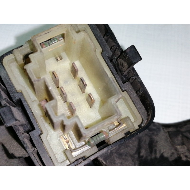 Recambio de mando elevalunas delantero izquierdo para volkswagen vento (1h2) gl referencia OEM IAM 1H0867197C 1H0867197C 