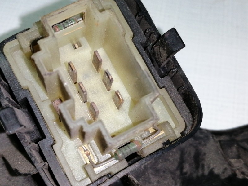 Recambio de mando elevalunas delantero izquierdo para volkswagen vento (1h2) gl referencia OEM IAM 1H0867197C 1H0867197C 