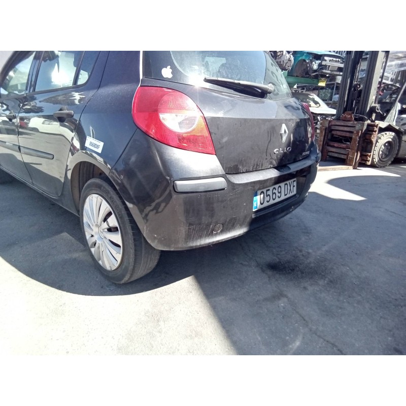 Recambio de paragolpes trasero para renault clio iii confort dynamique referencia OEM IAM   