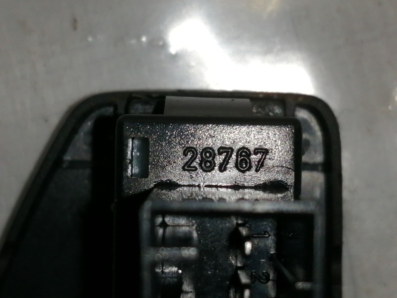 Recambio de mando elevalunas delantero izquierdo para fiat 500 cabrio (150) lounge referencia OEM IAM 28767 E30499 