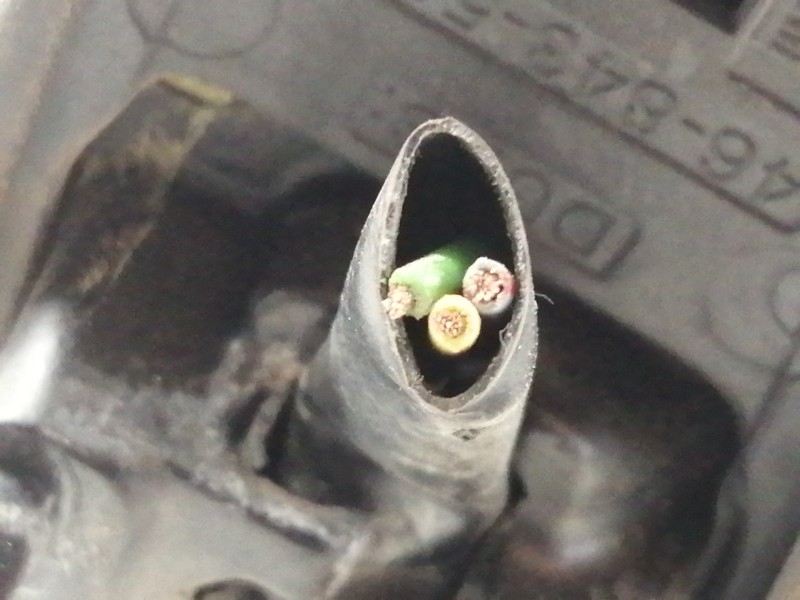 Recambio de retrovisor derecho para opel corsa d selective referencia OEM IAM 468435664  