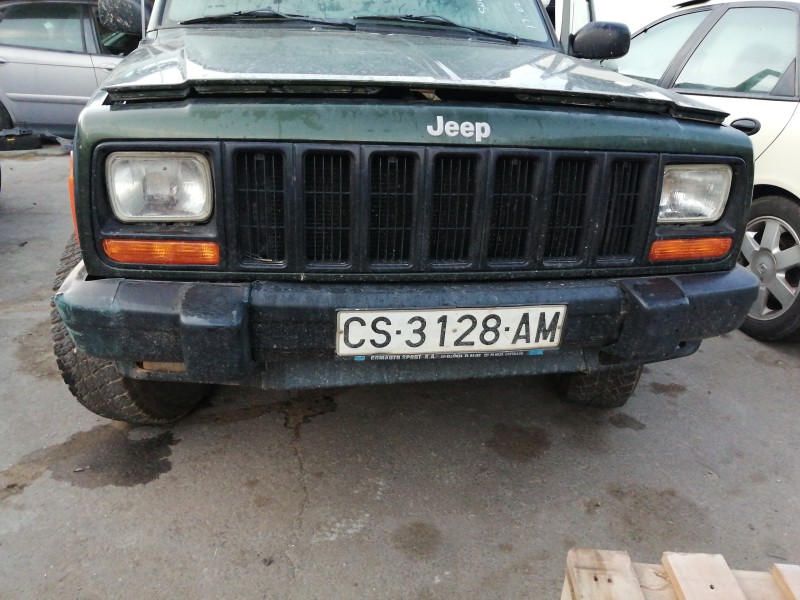 Recambio de rejilla delantera para jeep cherokee (j) 2.5 td referencia OEM IAM   