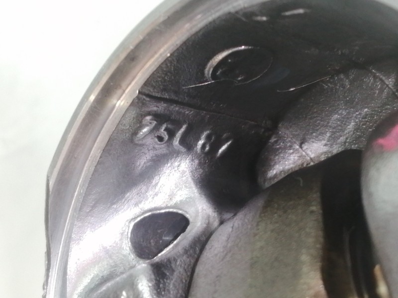 Recambio de piston para mazda 3 berlina (bk) 1.6 crdt active referencia OEM IAM 75L82  CON BIELA