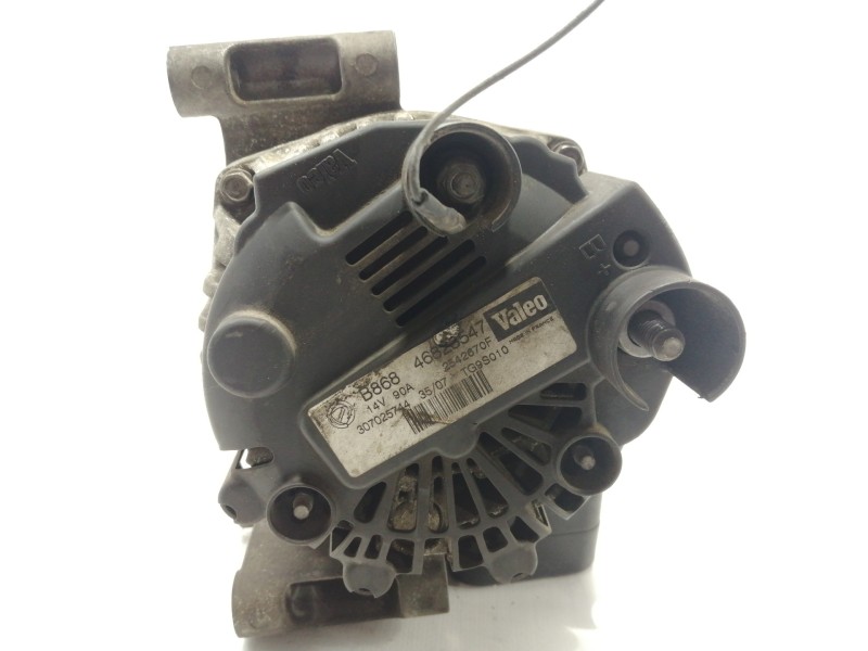 Recambio de alternador para fiat linea (110) dynamic referencia OEM IAM 46823547  
