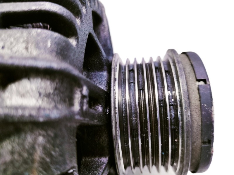 Recambio de alternador para fiat nuova 500 (150) pop referencia OEM IAM 46823547 2542670F 307086859 