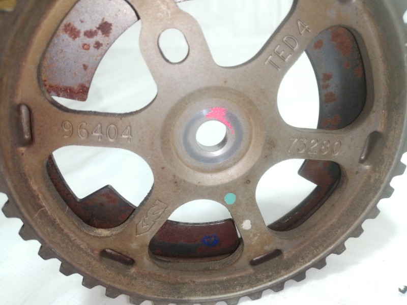 Recambio de polea arbol levas para mazda 3 berlina (bk) 1.6 crdt active referencia OEM IAM 9640473280  