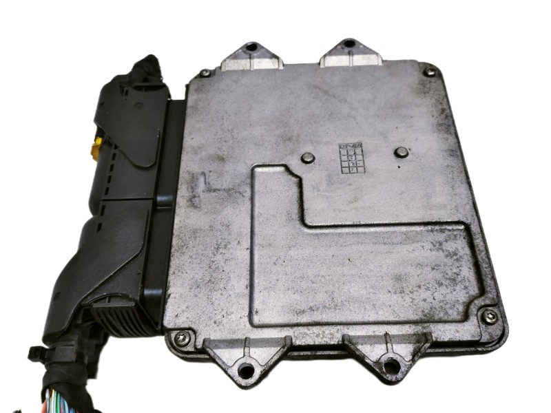 Recambio de centralita motor uce para fiat nuova 500 (150) pop referencia OEM IAM 51818295 7160012702 