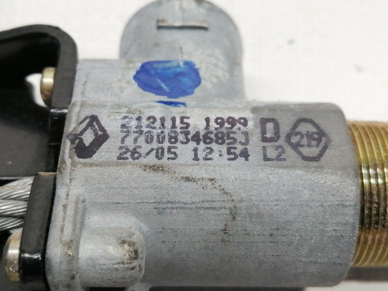 Recambio de enganche cinturon delantero derecho para renault laguna (b56) 1.9 dti rxe referencia OEM IAM   