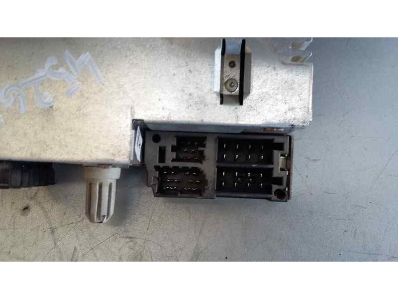 Recambio de sistema audio / radio cd para renault scenic ii confort dynamique referencia OEM IAM 8200367492  