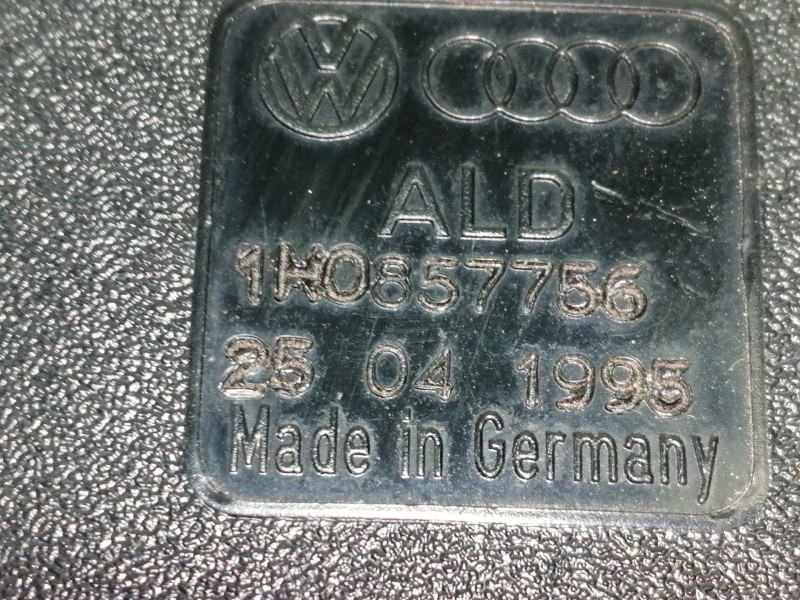 Recambio de enganche cinturon delantero derecho para volkswagen golf iii berlina (1h1) gti referencia OEM IAM 1H0857756  